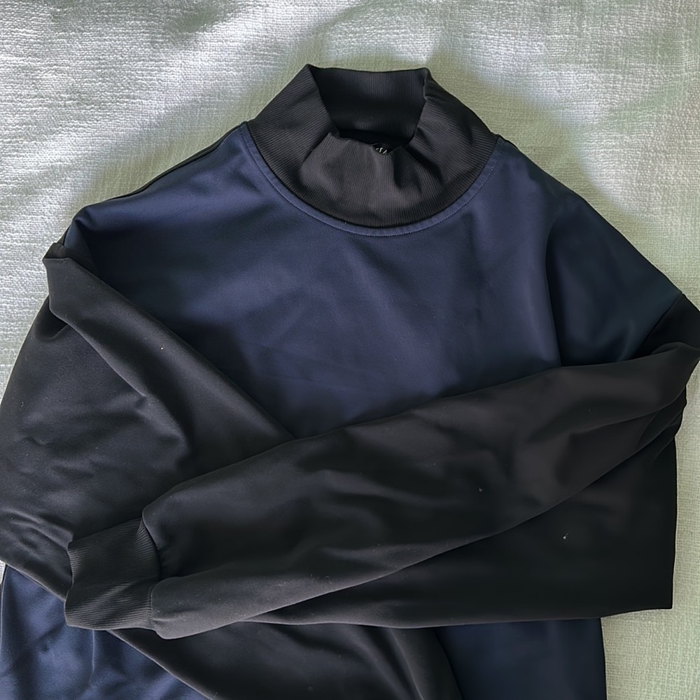 ATHLETA cropped long sleeve